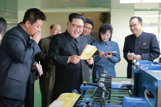 创新与关怀 金正恩视察“蒲公英作业本工厂”力赞贴心设计